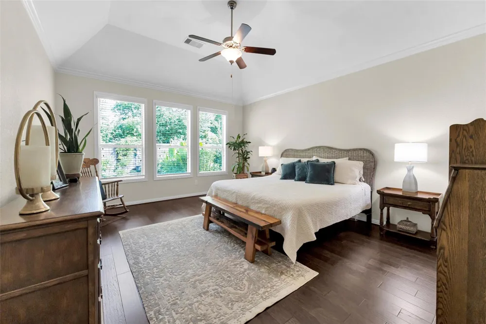 1015 Ginger Glade Lane Pinehurst, TX 77362