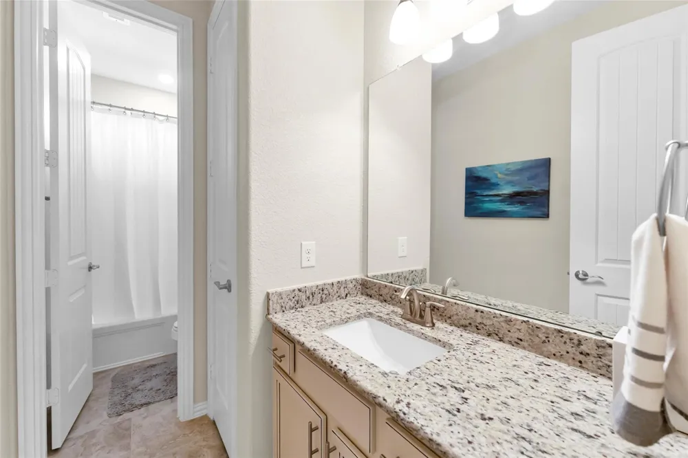 1015 Ginger Glade Lane Pinehurst, TX 77362