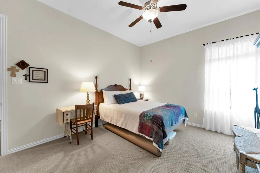 1015 Ginger Glade Lane Pinehurst, TX 77362