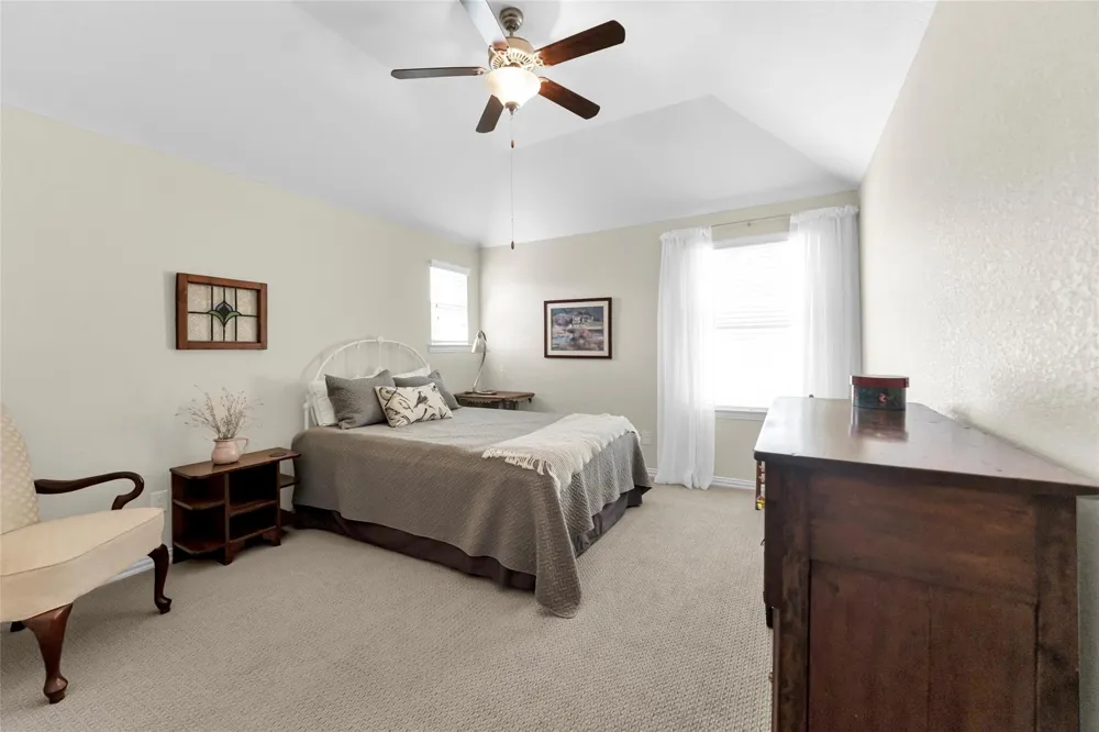 1015 Ginger Glade Lane Pinehurst, TX 77362