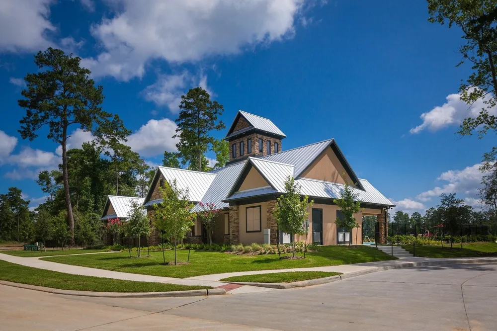 1015 Ginger Glade Lane Pinehurst, TX 77362