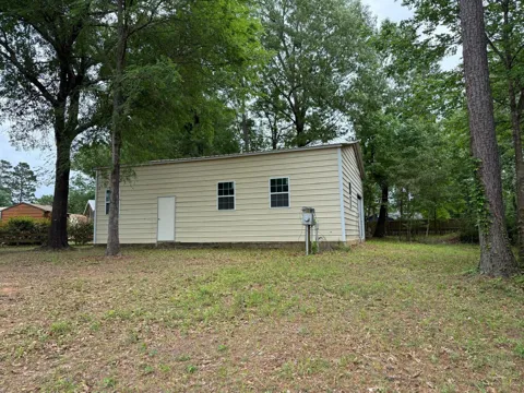 200 Lagoon Drive