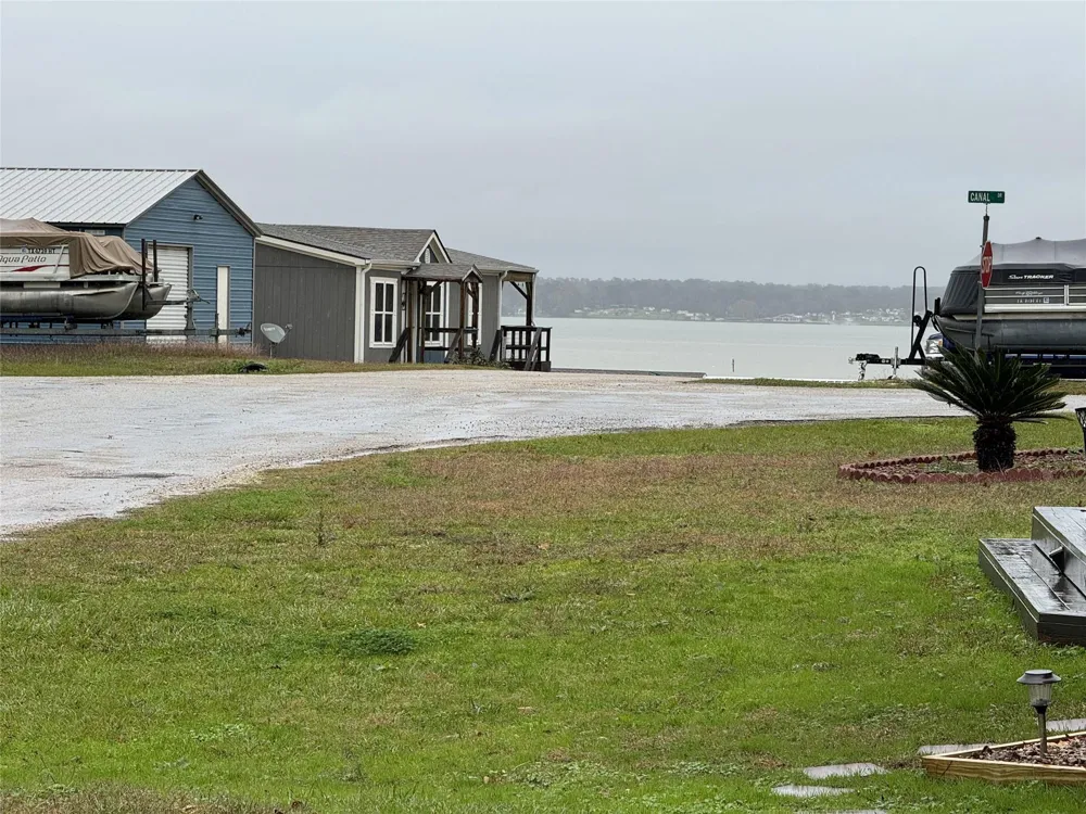 200 Lagoon Drive Point Blank, TX 77364