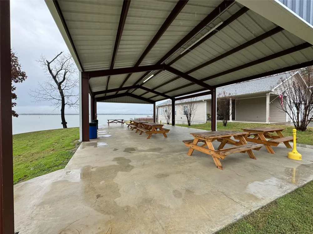 200 Lagoon Drive Point Blank, TX 77364