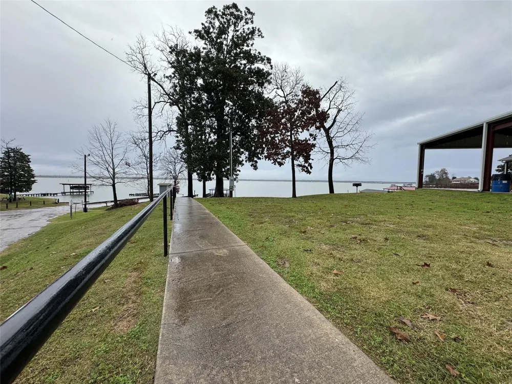 200 Lagoon Drive Point Blank, TX 77364
