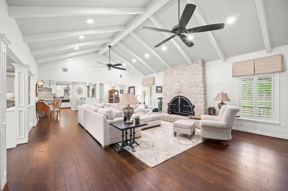822 Surrey Lane Simonton, TX 77485
