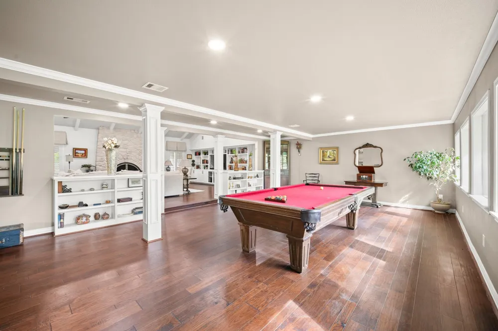 822 Surrey Lane Simonton, TX 77485