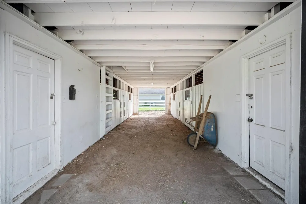 822 Surrey Lane Simonton, TX 77485