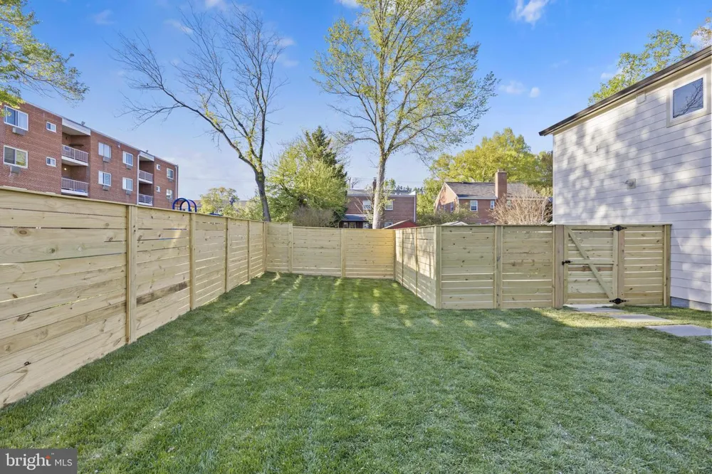 14 E MONROE AVENUE Alexandria, VA 22301
