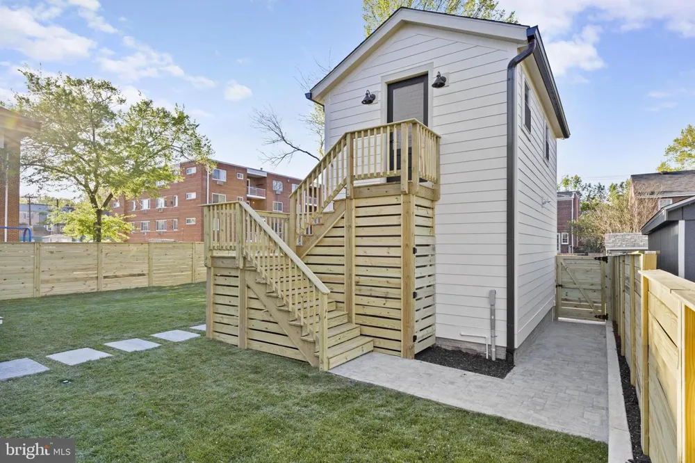 14 E MONROE AVENUE Alexandria, VA 22301