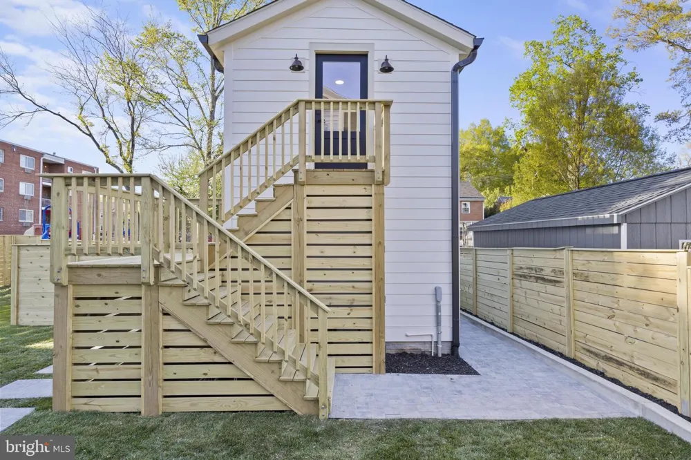 14 E MONROE AVENUE Alexandria, VA 22301