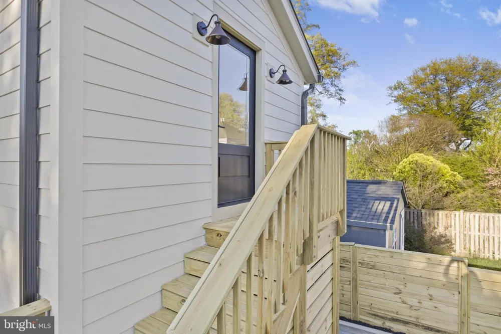 14 E MONROE AVENUE Alexandria, VA 22301