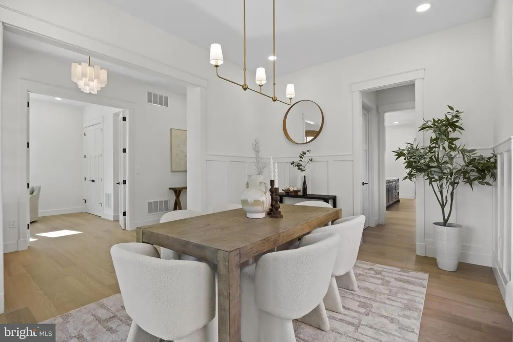 14 E MONROE AVENUE Alexandria, VA 22301
