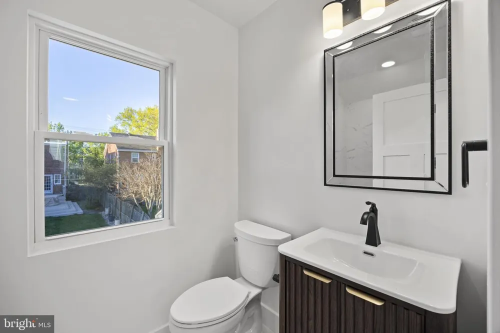 14 E MONROE AVENUE Alexandria, VA 22301