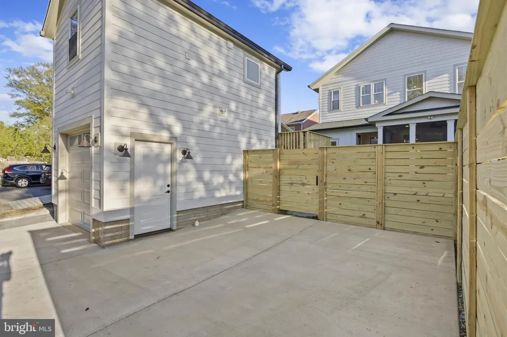 14 E MONROE AVENUE Alexandria, VA 22301