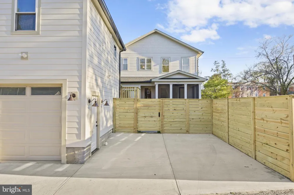 14 E MONROE AVENUE Alexandria, VA 22301