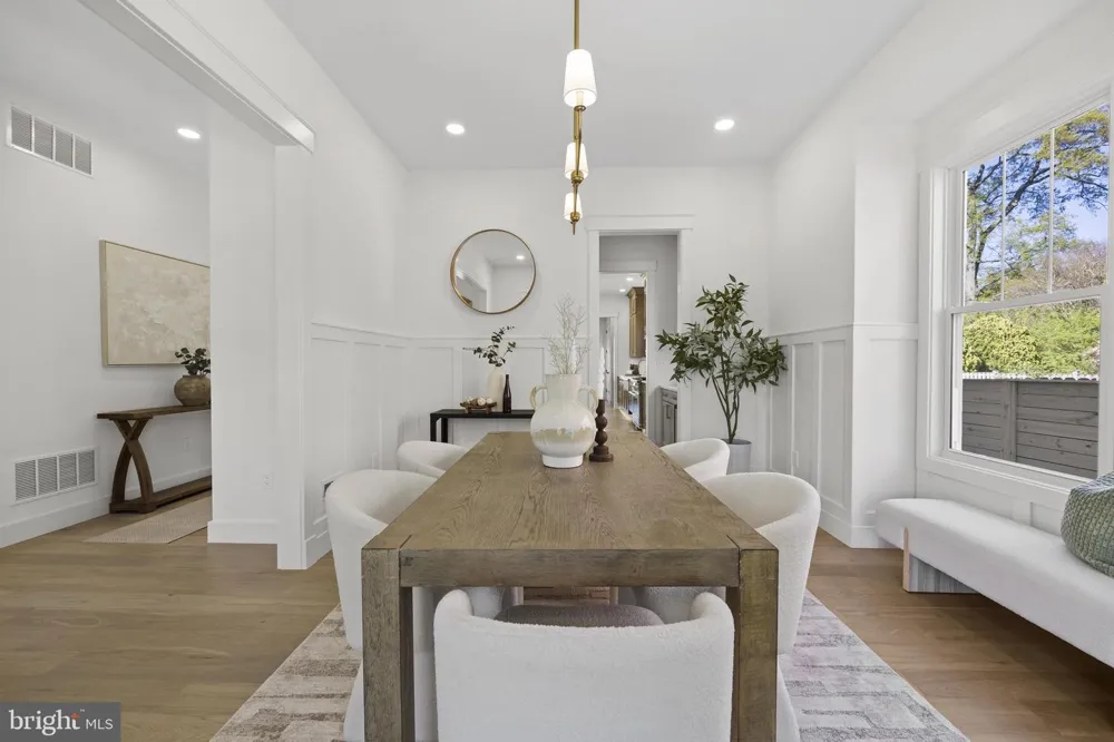 14 E MONROE AVENUE Alexandria, VA 22301