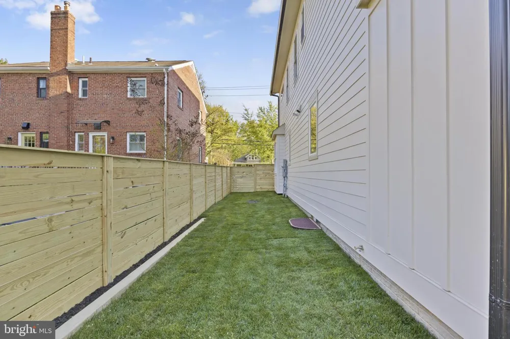 14 E MONROE AVENUE Alexandria, VA 22301
