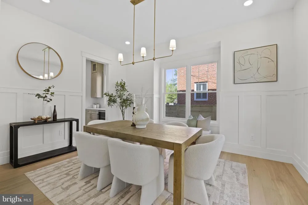 14 E MONROE AVENUE Alexandria, VA 22301