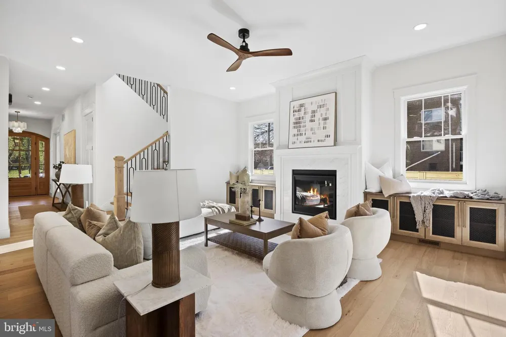 14 E MONROE AVENUE Alexandria, VA 22301