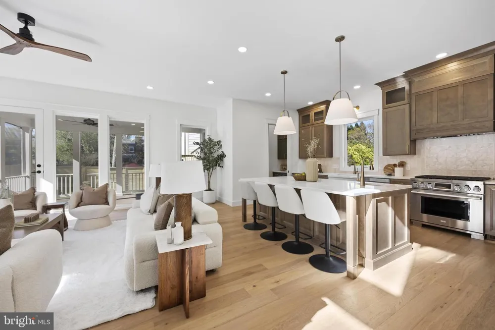 14 E MONROE AVENUE Alexandria, VA 22301