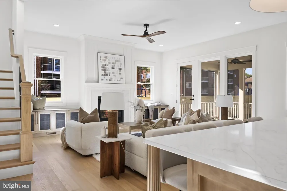 14 E MONROE AVENUE Alexandria, VA 22301