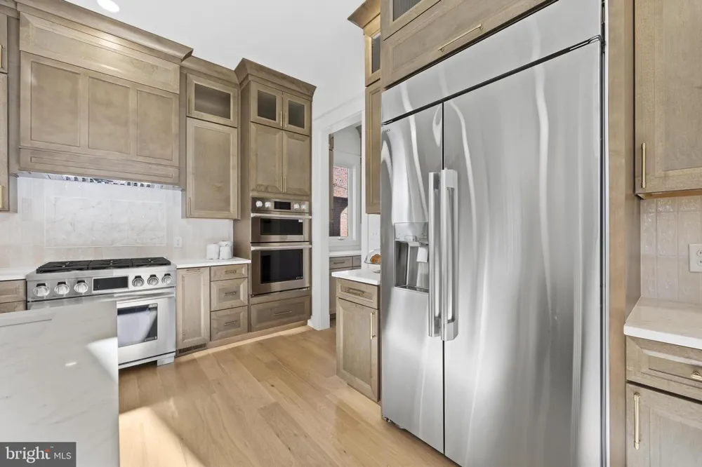 14 E MONROE AVENUE Alexandria, VA 22301