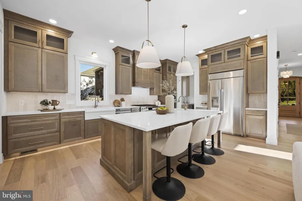14 E MONROE AVENUE Alexandria, VA 22301