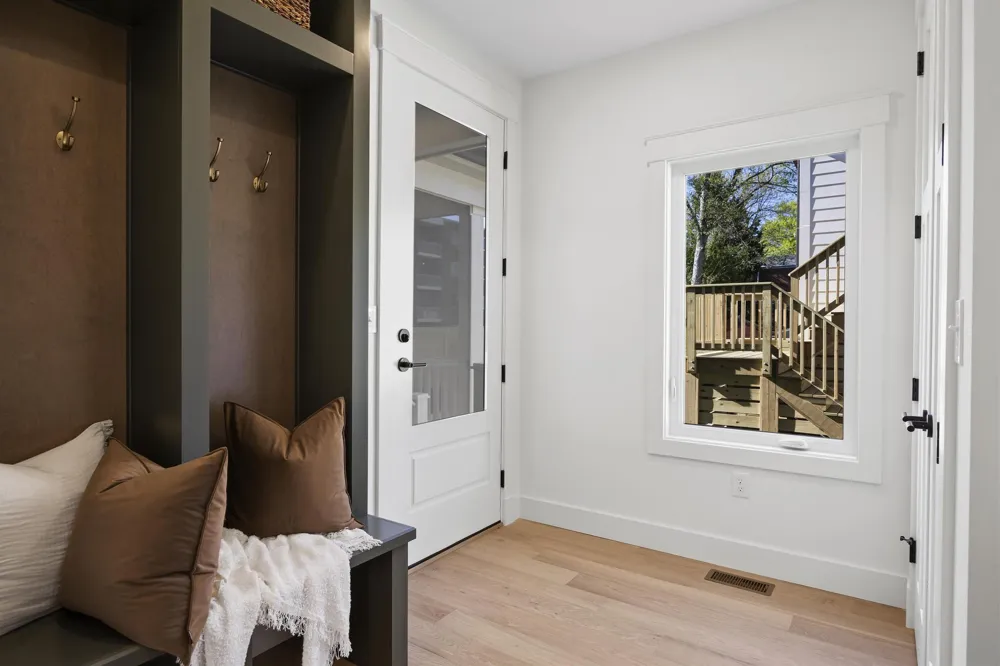 14 E MONROE AVENUE Alexandria, VA 22301