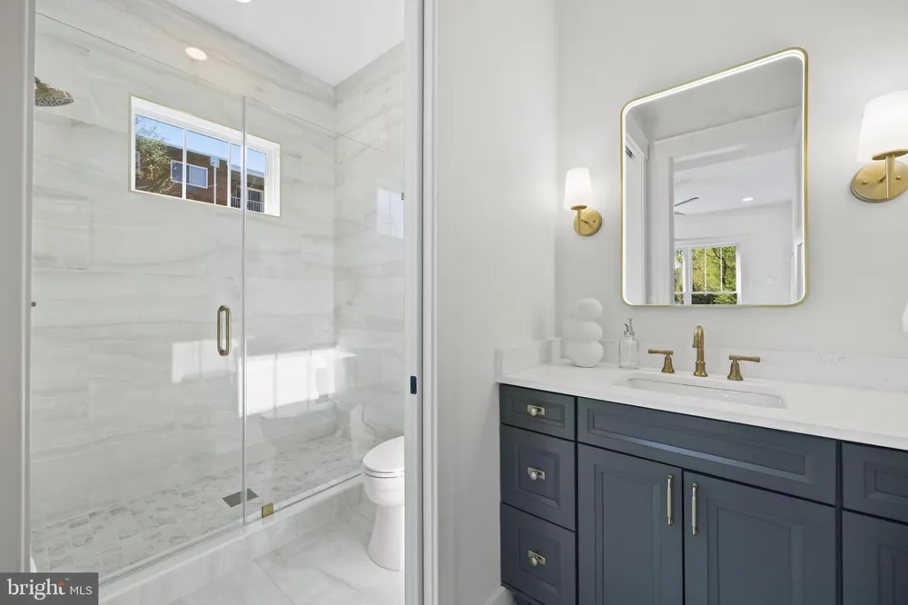 14 E MONROE AVENUE Alexandria, VA 22301