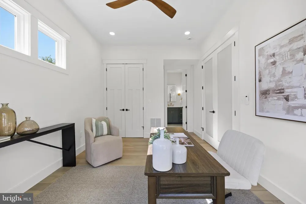 14 E MONROE AVENUE Alexandria, VA 22301