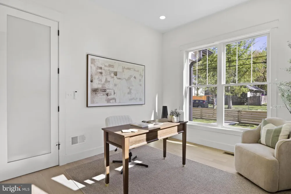 14 E MONROE AVENUE Alexandria, VA 22301