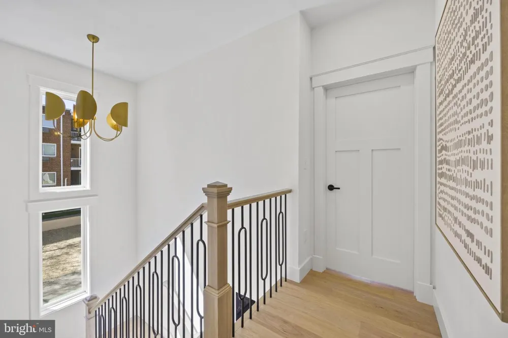 14 E MONROE AVENUE Alexandria, VA 22301