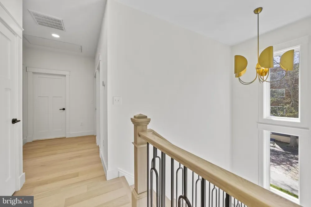 14 E MONROE AVENUE Alexandria, VA 22301