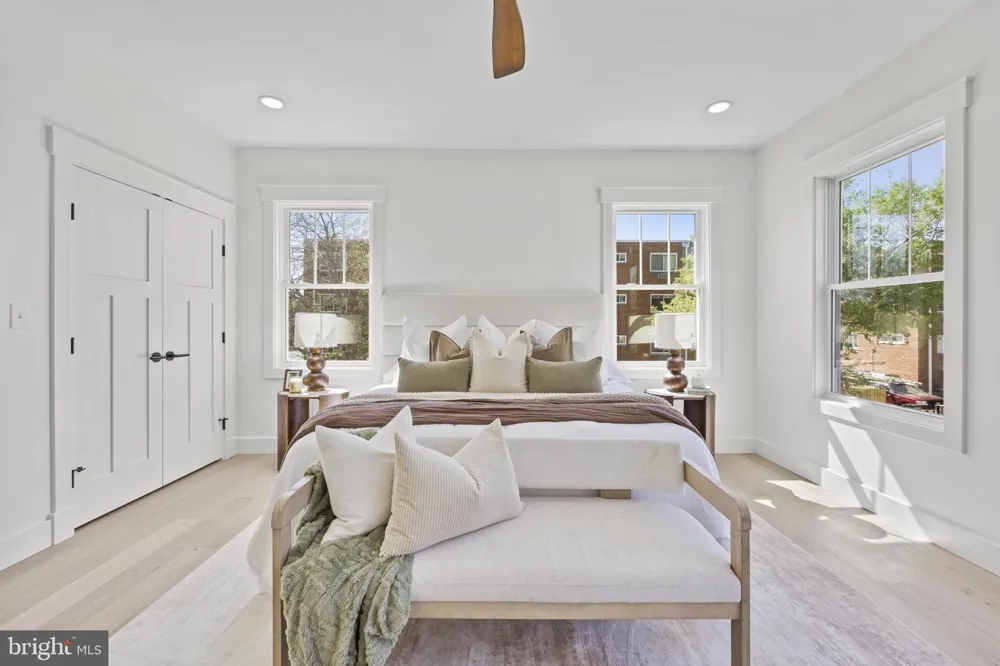 14 E MONROE AVENUE Alexandria, VA 22301