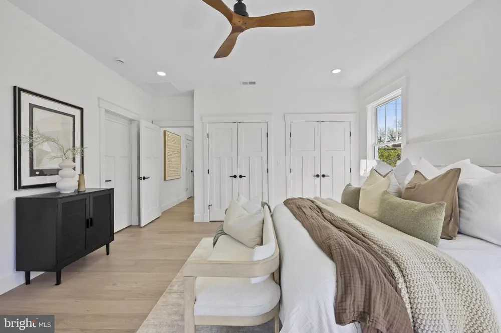 14 E MONROE AVENUE Alexandria, VA 22301