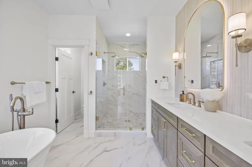 14 E MONROE AVENUE Alexandria, VA 22301