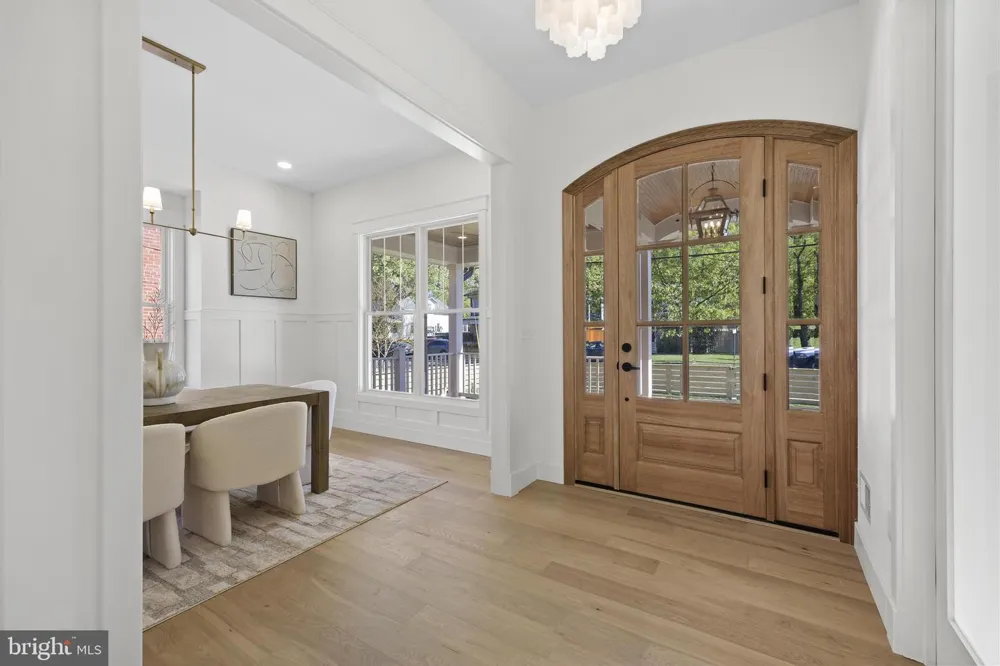 14 E MONROE AVENUE Alexandria, VA 22301