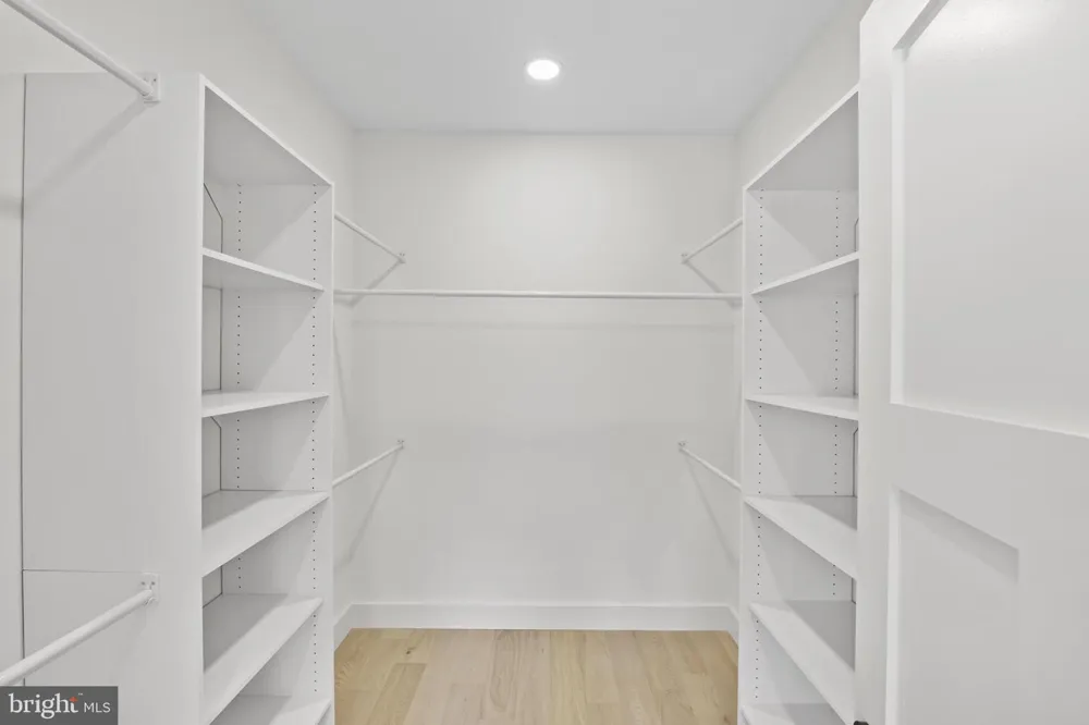 14 E MONROE AVENUE Alexandria, VA 22301