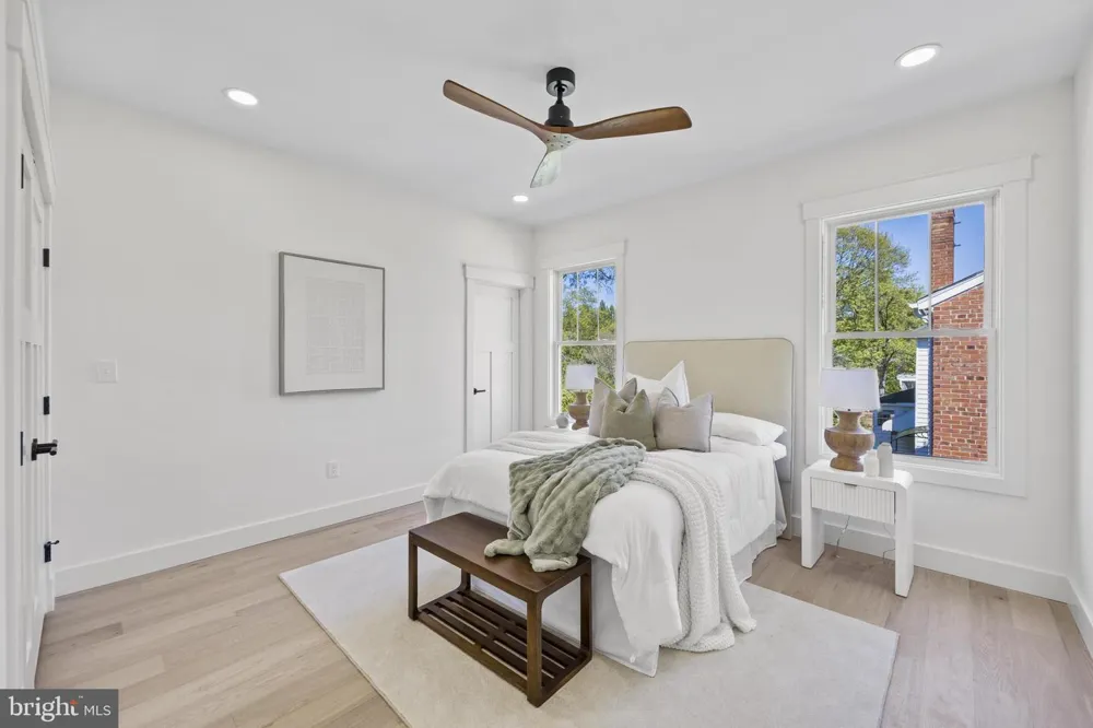 14 E MONROE AVENUE Alexandria, VA 22301