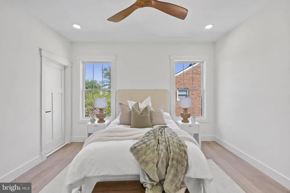 14 E MONROE AVENUE Alexandria, VA 22301