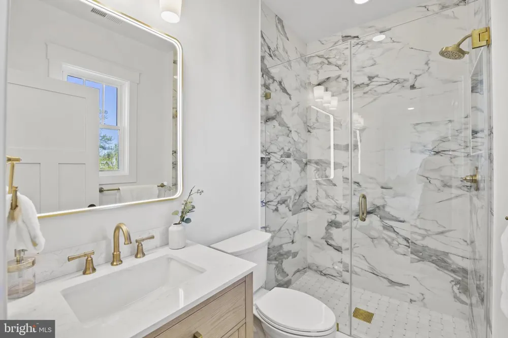 14 E MONROE AVENUE Alexandria, VA 22301