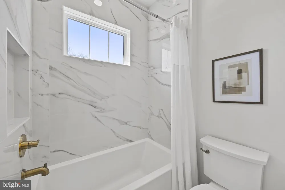 14 E MONROE AVENUE Alexandria, VA 22301