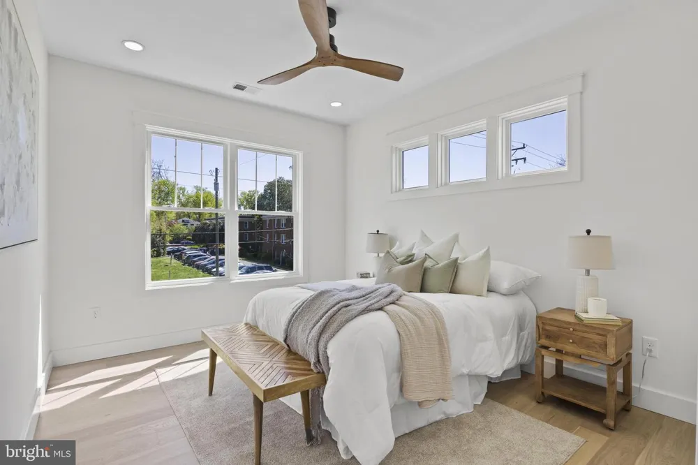 14 E MONROE AVENUE Alexandria, VA 22301