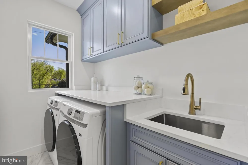 14 E MONROE AVENUE Alexandria, VA 22301