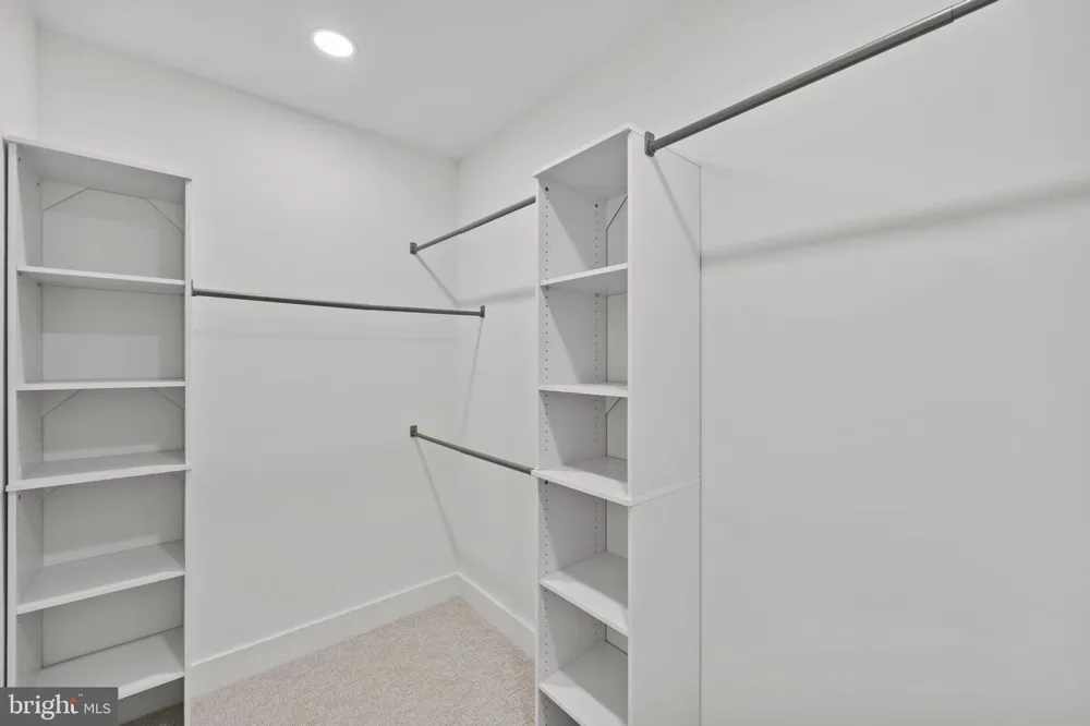 14 E MONROE AVENUE Alexandria, VA 22301