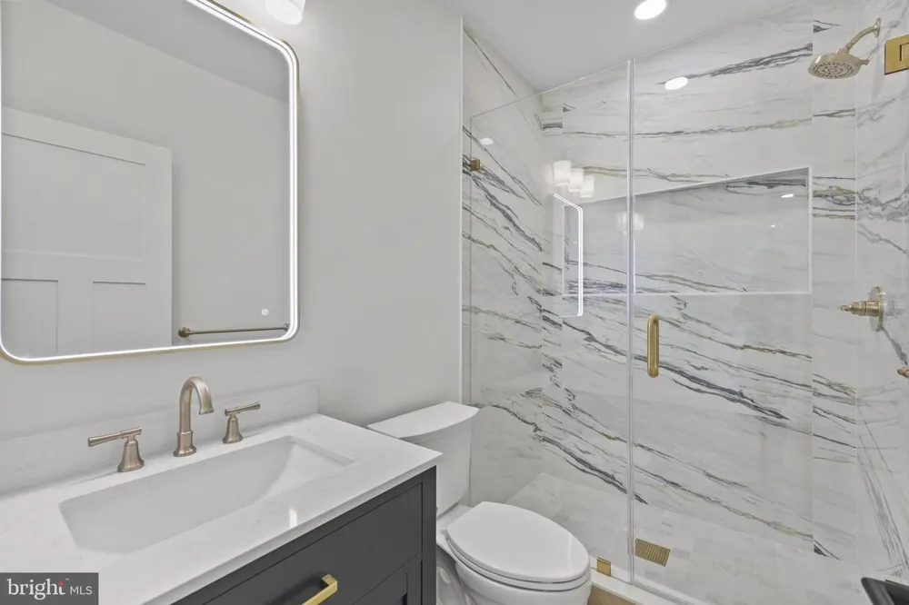 14 E MONROE AVENUE Alexandria, VA 22301