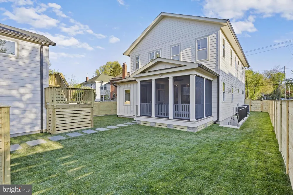 14 E MONROE AVENUE Alexandria, VA 22301