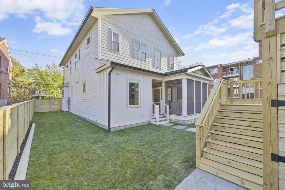 14 E MONROE AVENUE Alexandria, VA 22301