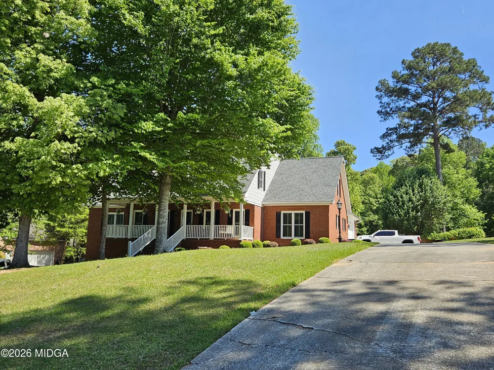 200 Gates Road Lizella, GA 31052